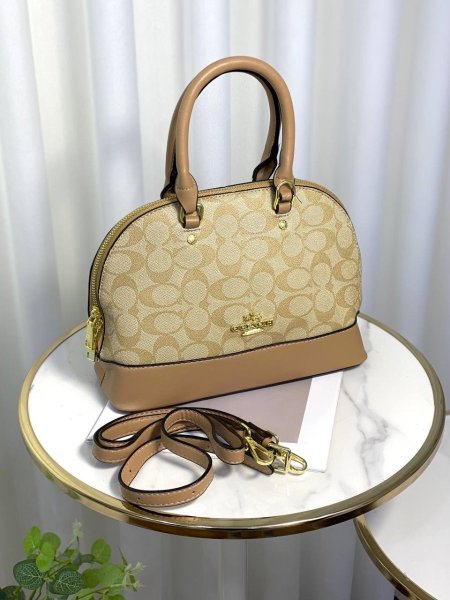 شنطة - coach ماستر كوبي مع بوكس