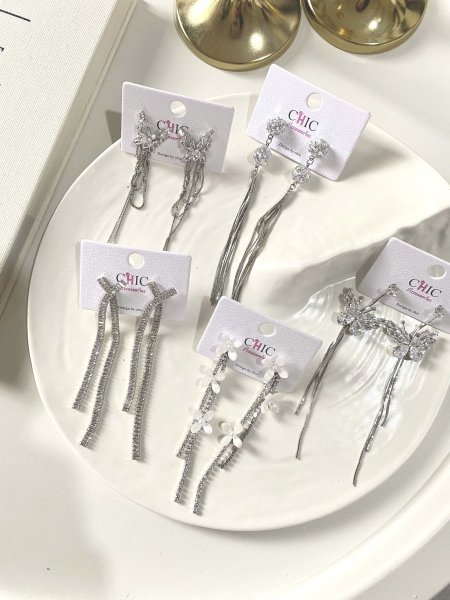 حلق - زيركون لون فضي طويل